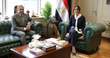 وزيرة الثقافة تبحث مع رئيس شركة العاصمة الجديدة تعزيز التعاون الثقافى والفنى