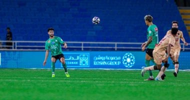 دونجا يقود النجمة لأول فوز في الدوري السعودي بثنائية أمام الخلود