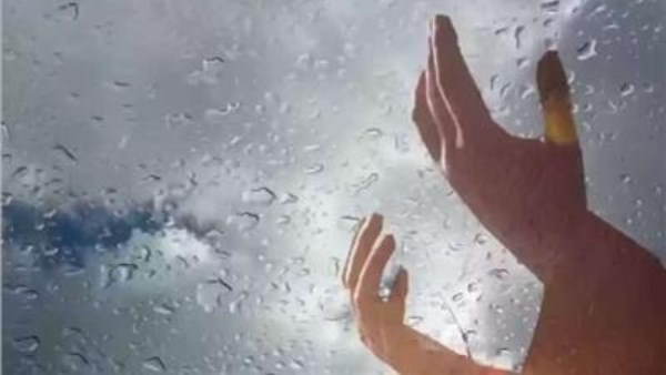 دعاء المطر.. ردد هذه الكلمات وقت نزول الماء من السماء