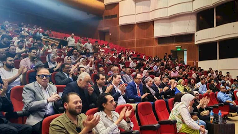 15 صورة للعرض المسرحي "الدحديرة" لطلاب حقوق العاصمة
