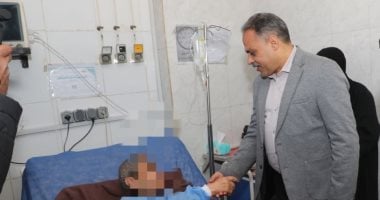 محافظ الشرقية يُفاجئ مستشفى أبو حماد المركزى ويوجه بتوفير سرير عناية لمريض