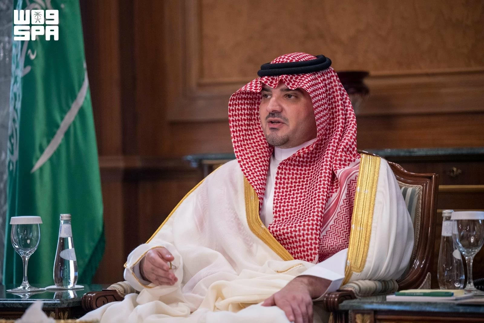 وزير الداخلية يلتقي الوزراء ورؤساء الجهات المشاركة في الحج