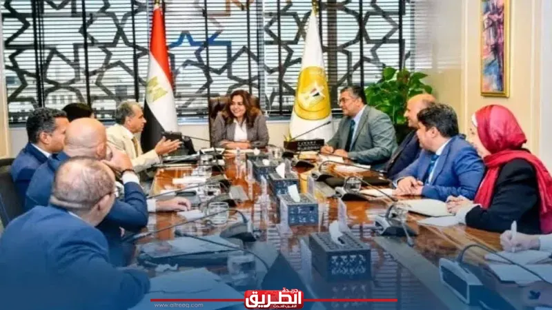 وزيرة المحليات والبيئة ومدير مركز ”سيداري”يبحثان تطوير ”البلوهول”بجنوب سيناء وتحويلها لوجهة عالمية للسياحة البيئية