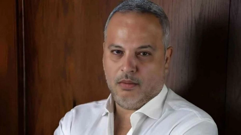 انهارت في ظهورها الإعلامي الأول.. «النمساوية»: حجازي هددني بنفوذه وشهرته