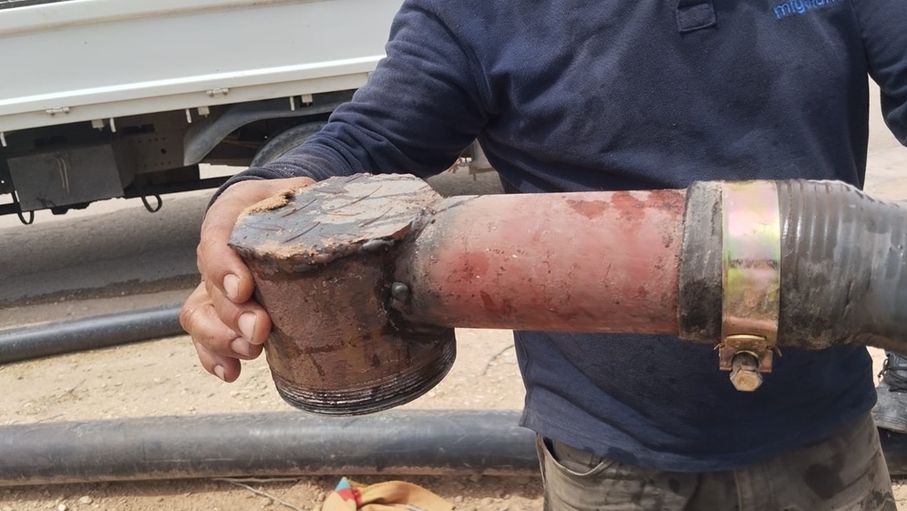 المياه: ضبط اعتداءات على خط ناقل في منطقة المغطس (صور)