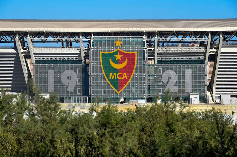 مولودية الجزائر يلامس لقب الدوري بالفوز على أولمبيك أقبو