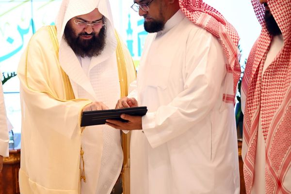 السديس يدشّن الخطة التشغيلية للحج ويطلق مبادرات نوعية بالمسجد النبوي