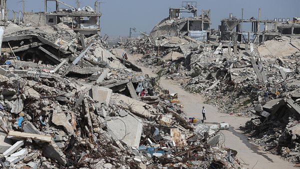 إسرائيل توافق على طلب أمريكي بتحمل تكاليف إزالة أنقاض غزة