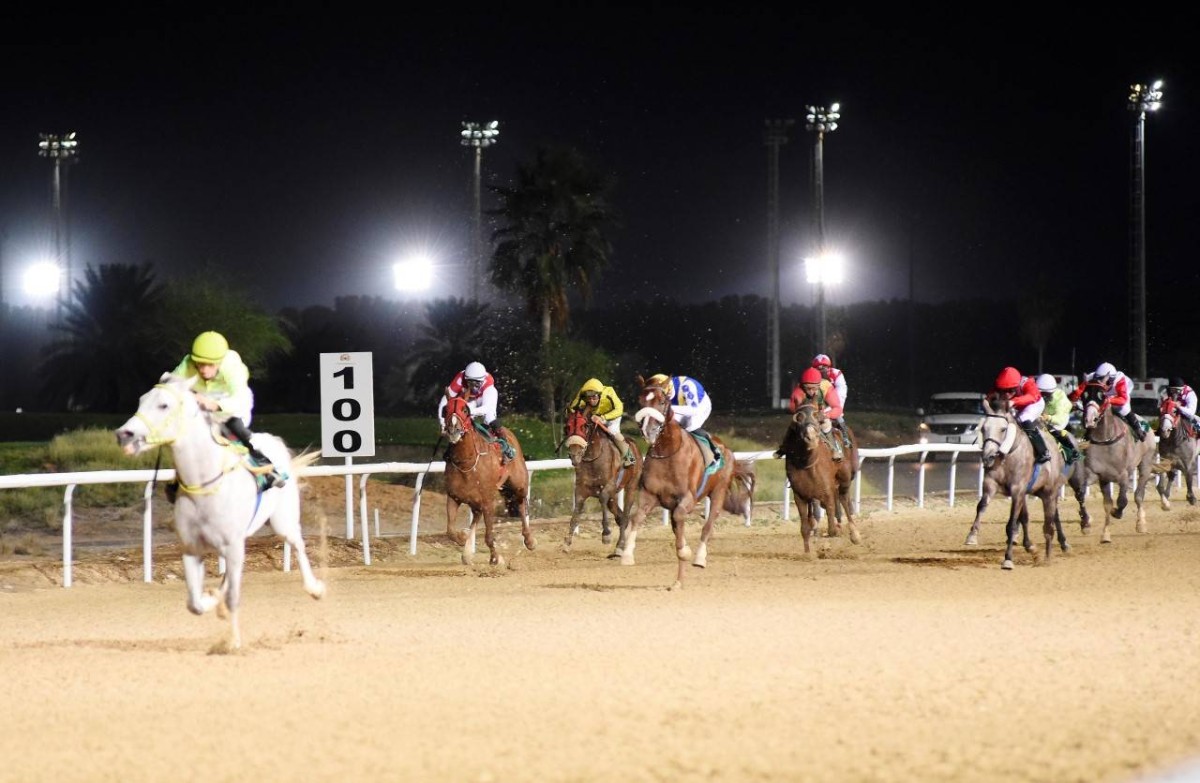 5 عوامل جعلت من مضمار العين أيقونة الوفاء لخيول الآباء