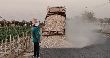 إنشاء سور خرسانى على ترعة المريوطية للحد من الحوادث