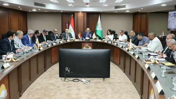 محافظ الجيزة يوجه بحسم مخالفات أراضي المناطق الصناعية وتسريع إجراءات التقنين