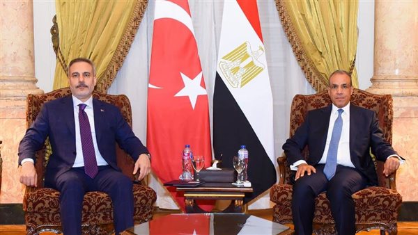 وزير الخارجية يستعرض الفرص الاستثمارية الواعدة التي توفرها المنطقة الاقتصادية لقناة السويس