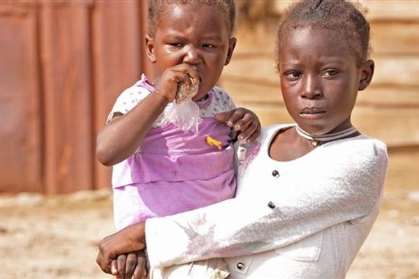 ناشط سوداني لـ"الدستور": أطفال دارفور يدفعون الثمن الأكبر لحرب أنهكت الإقليم