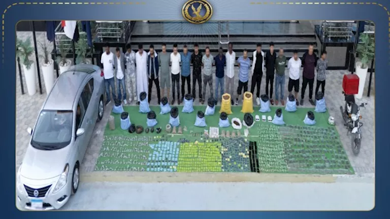 الداخلية: مقتل عنصرين خطرين وضبط مخدرات وأسلحة بـ146 مليون جنيه