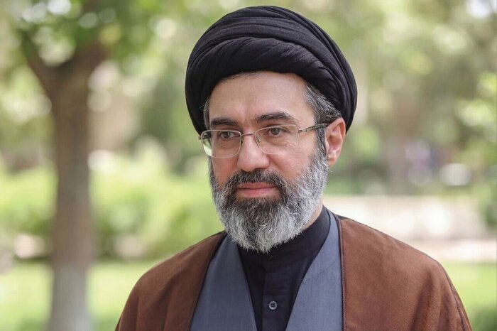 ‫ خامنئي يقول إن الولايات المتحدة وإسرائيل تلقتا "ضربة حاسمة" في الحرب