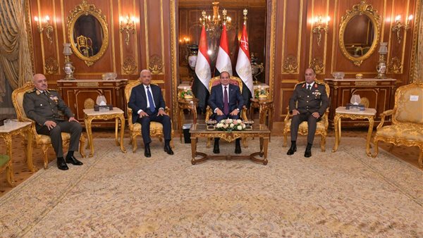 شاهد، حفل تكريم الفريق أول عبد المجيد صقر وزير الدفاع السابق بحضور السيسي