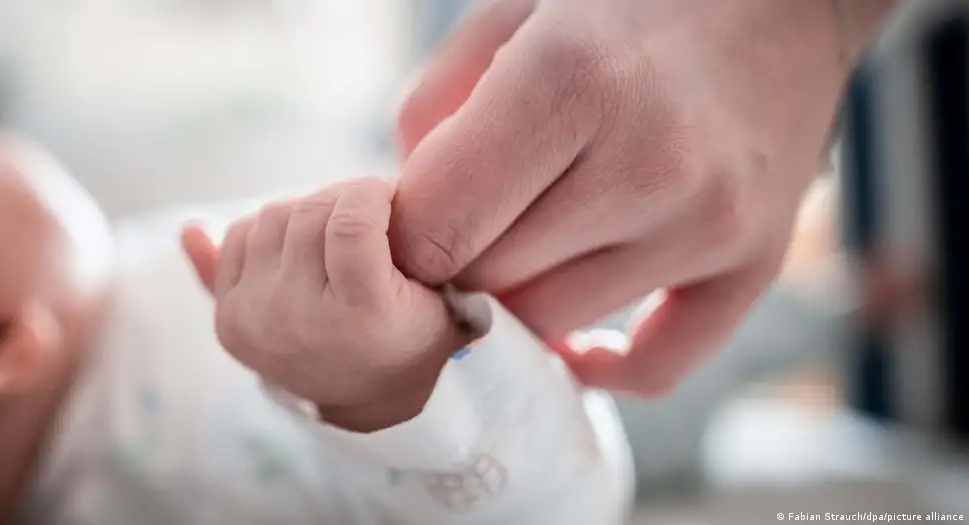 دويتشه فيله: تراجع تاريخي للمواليد.. كيف يغير ملامح المجتمع الألماني؟