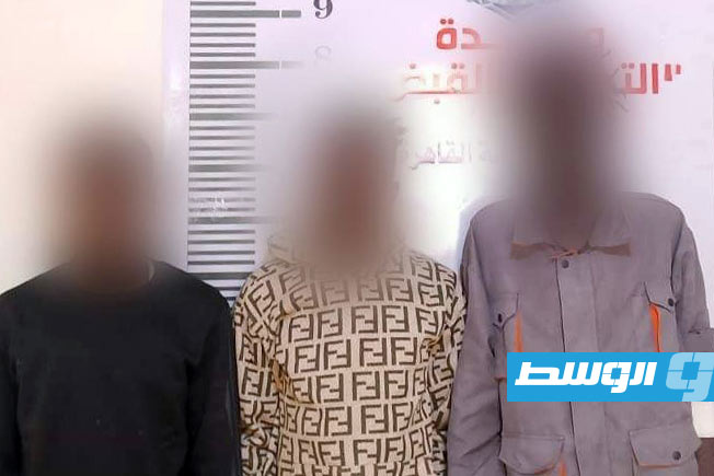 ضبط 3 وافدين افتعلوا مشاجرة في موقع بناء بسبها