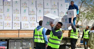 الباقيات الصالحات تطلق قوافلها الرمضانية لتوزيع كراتين المواد الغذائية ببني سويف