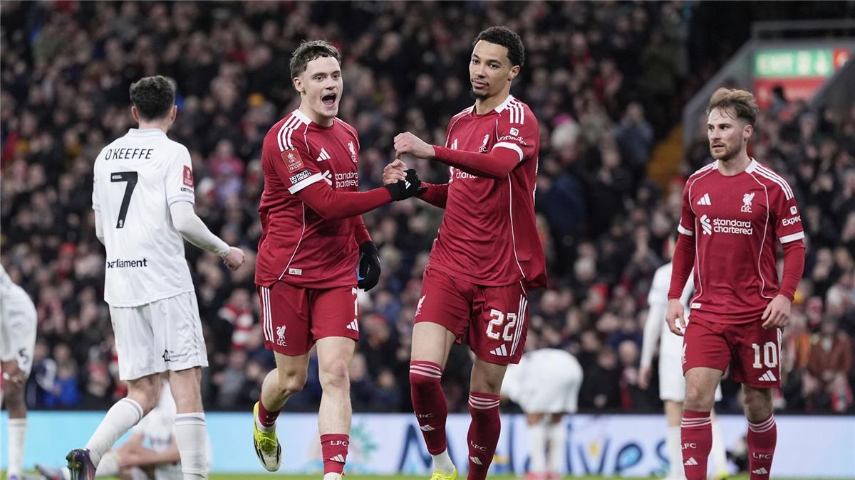 كريج بيرلي: لاعب ليفربول يستحق اللعب في الدرجة الثانية
