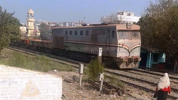 تفاصيل اقتحام جرار زراعي شريط السكة الحديد بين محطتي فاقوس والسماعنة