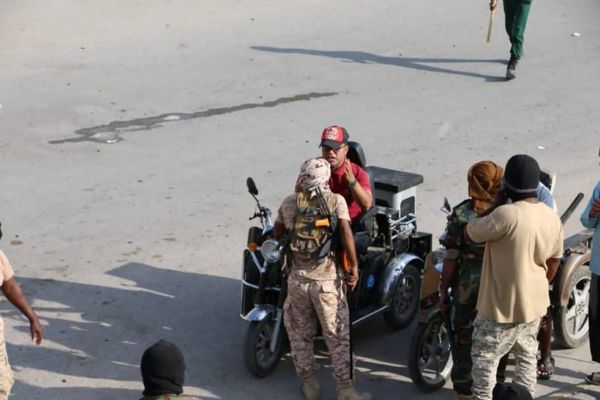 وجهاء حضرموت: الأمن خط أحمر… والسلطة المحلية تفتح تحقيقًا عاجلًا في أحداث العنف بالمكلا وتتعهد بالمحاسبة