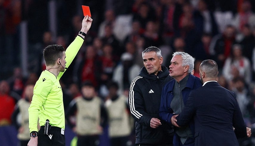 مورينيو يكشف عن قائمة سرية يحظر إنذار لاعبيها في ريال مدريد