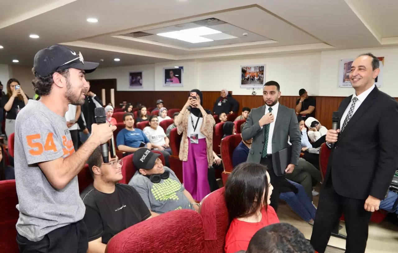 استعراض دور الحملات الإعلامية في الوقاية من الإدمان داخل المعاهد الكندية