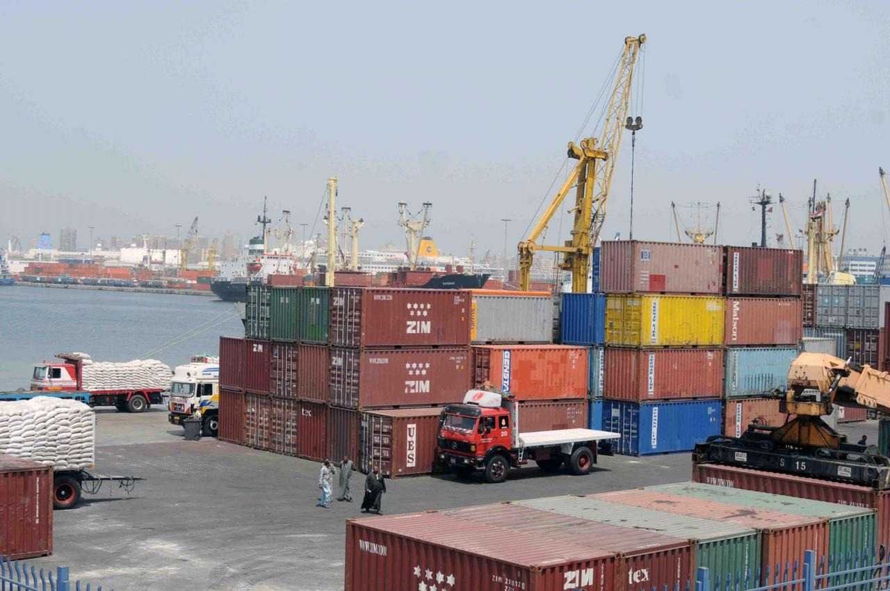 ميناء أم قصر يستقبل شحنة صينية مباشرة بعد استئناف الملاحة في هرمز