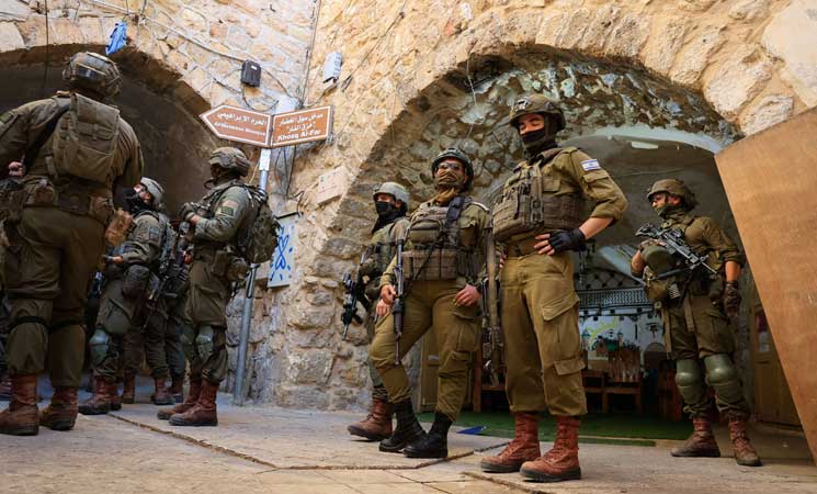 الضفة.. الجيش الإسرائيلي يعتقل 21 فلسطينيا بينهم أسرى محررون