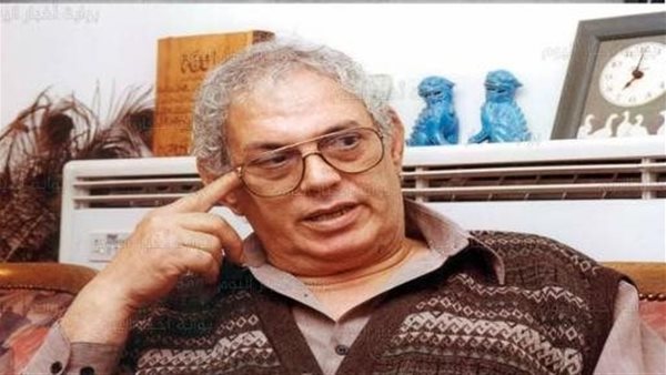محمد حمزة، الشاعر الاستثنائي الذي تغنى بكلماته عملاقة الطرب