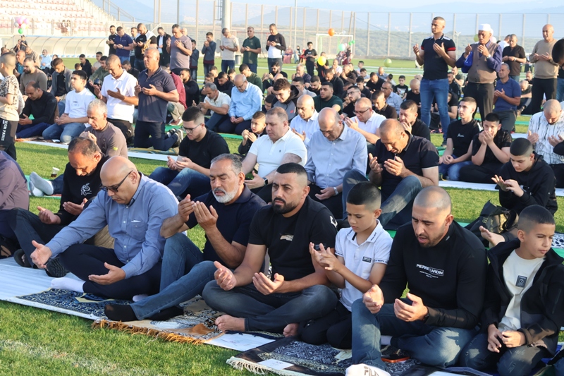 آلاف المصلّين يؤدون صلاة العيد في البلدات العربية وسط أجواء إيمانية مميزة