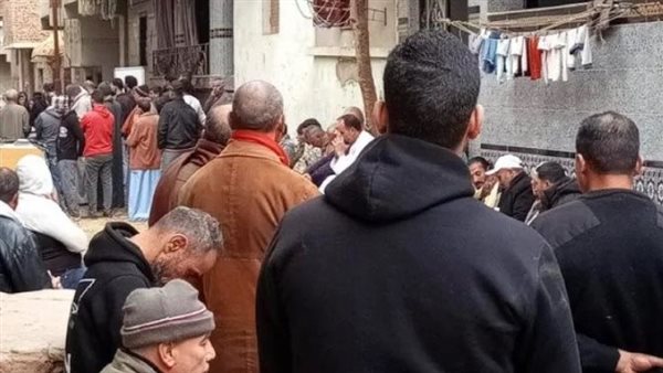 بسبب الحزن الشديد.. زوجة تلحق بزوجها بعد ساعة من وفاته ويشيعان معًا في جنازة واحدة بكفر الشيخ