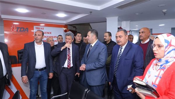 ​محافظ دمياط يتفقد المركز النموذجي ومكتب تصديقات الخارجية بالغرفة التجارية (صور)
