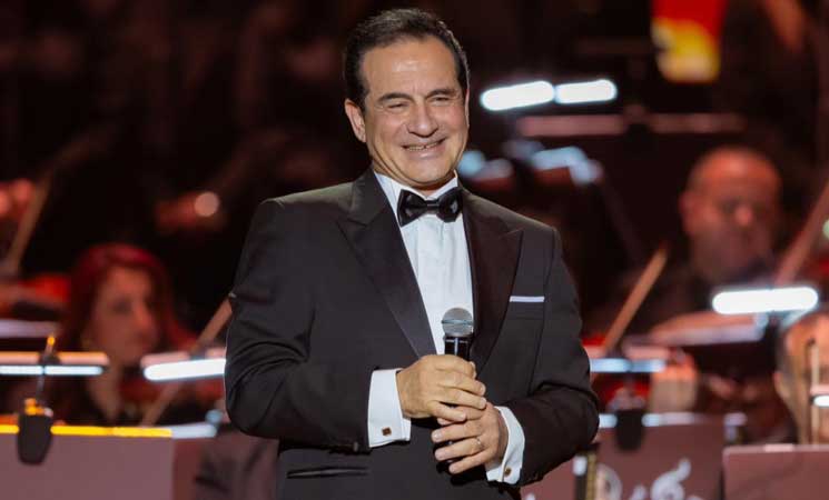 محمد ثروت يخضع لعملية جراحية ونجله يناشد بالدعاء له- (تدوينة)