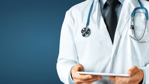 حكم عمل الرجال في تخصصات الطب لأمراض النساء