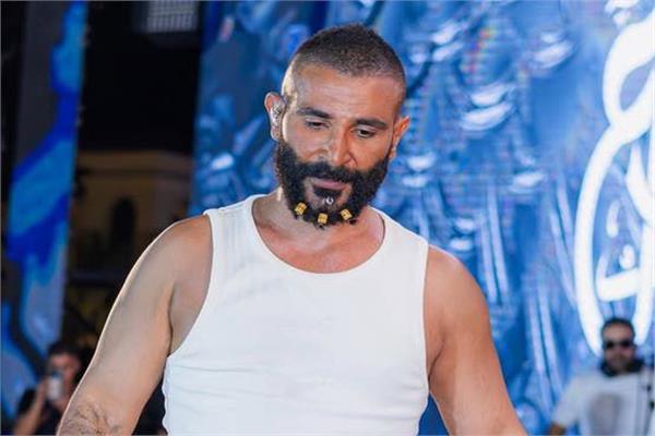 انتقادات تلاحق أحمد سعد بسبب إطلالته الأخيرة.. والجمهور: مش محتاج اللي أنت بتعمله
