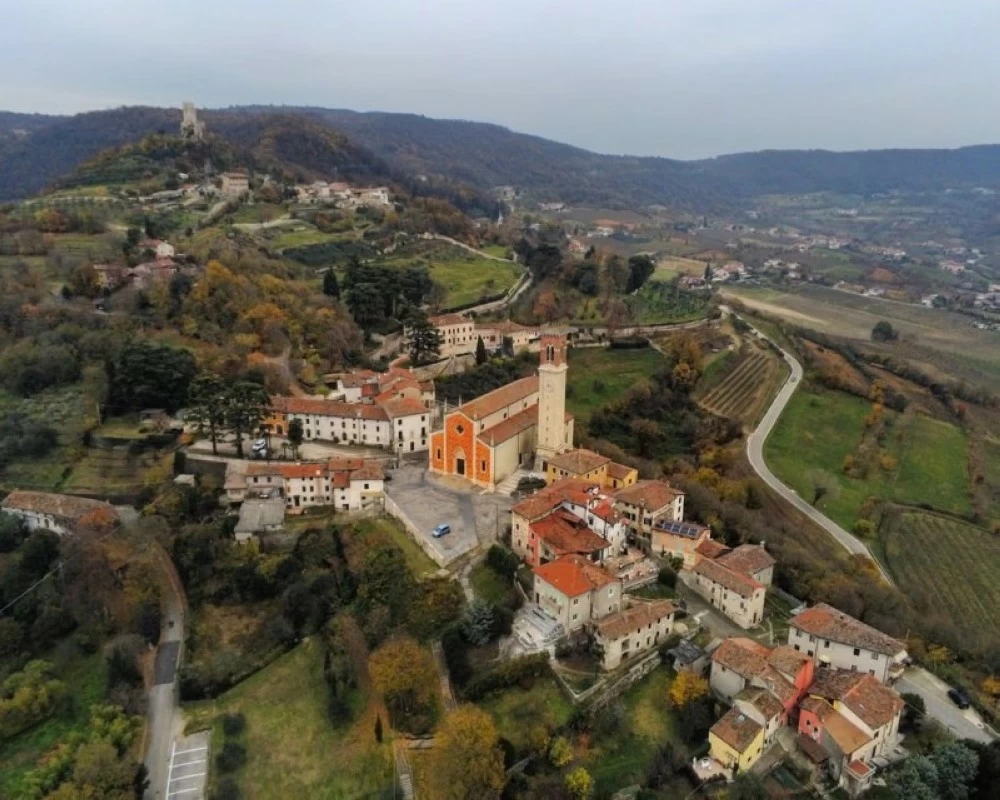 بلدة إيطالية توظف «أنوفاً بشرية» لكشف الروائح الكريهة