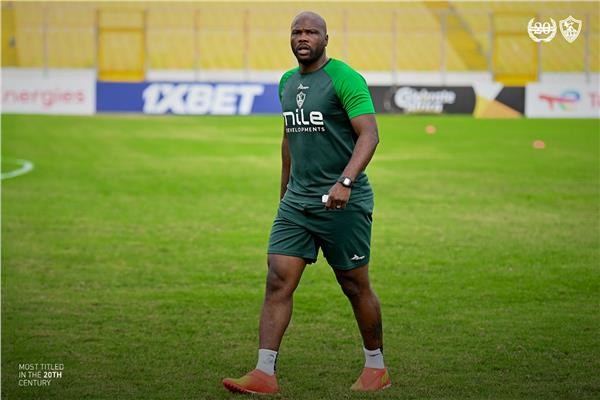 فيفا يرفع قضية الكاميروني أندري بيكي من قائمة قضايا الزمالك