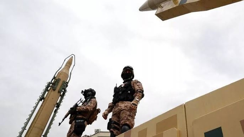 طهران تعلن استهداف قواعد أمريكية في الخليج
