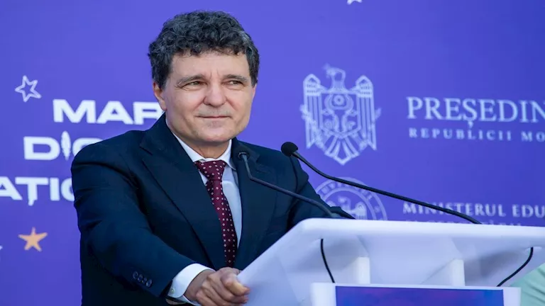 رئيس رومانيا يشارك في أول اجتماع لمجلس السلام الذي شكله ترامب