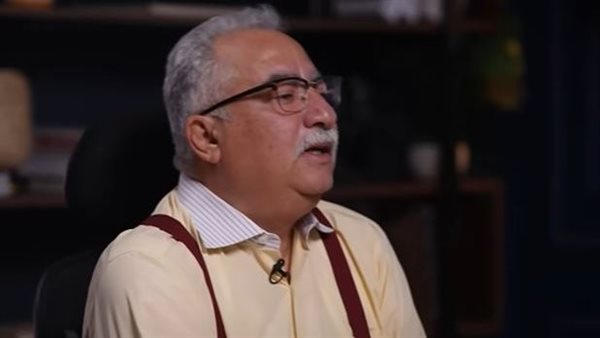 إبراهيم عيسى: "خيال المشروعات الكبرى" ضغط على المواطنين بالتضخم وأقساط القروض (فيديو)
