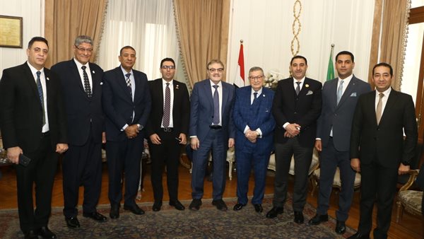 "المؤتمر": الحياة الحزبية تشهد مرحلة مهمة تتطلب مزيدًا من التنسيق بين القوى الوطنية