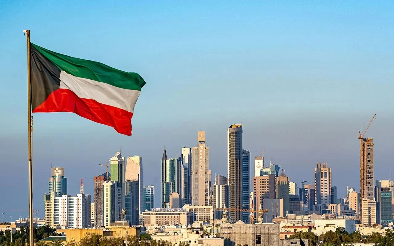 الكويت تحبط هجوماً إيرانياً بـ4 صواريخ و10 مسيرات
