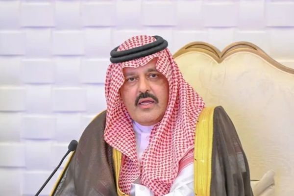 أمير حائل ونائبه يقدّمان العزاء لأسرة السبهان .