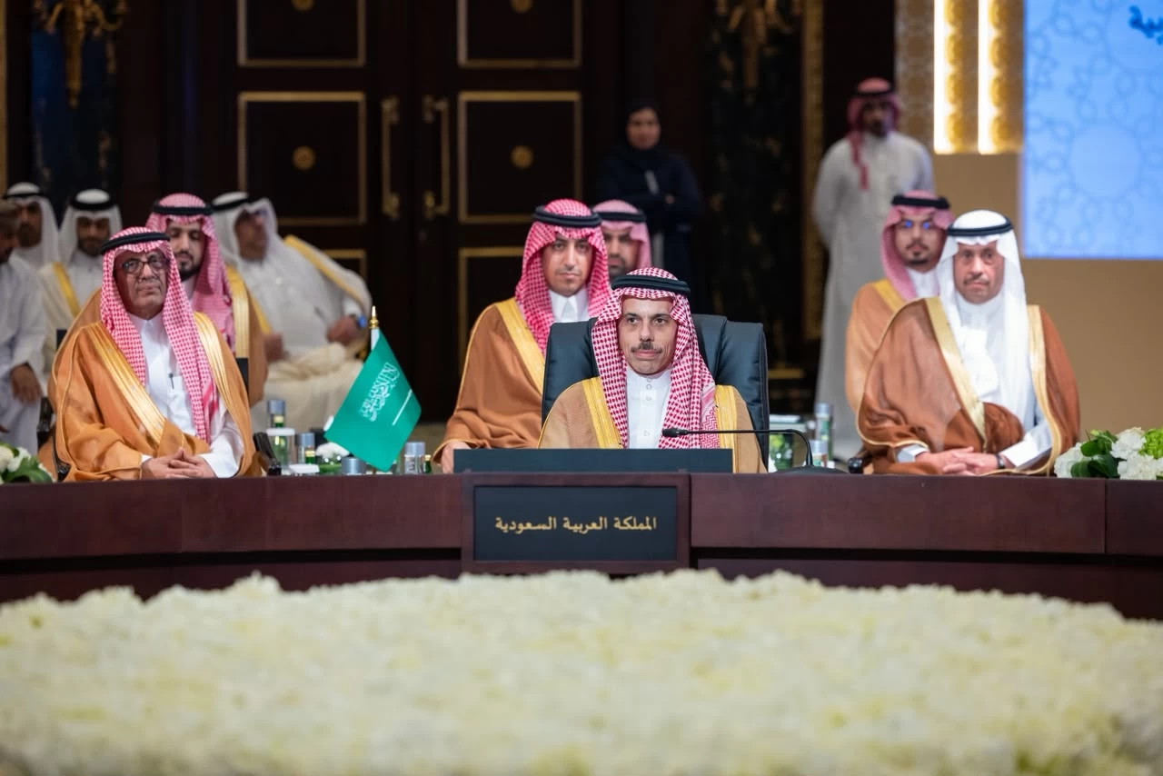 وزير الخارجية يشارك في اجتماع وزاري خليجي في البحرين