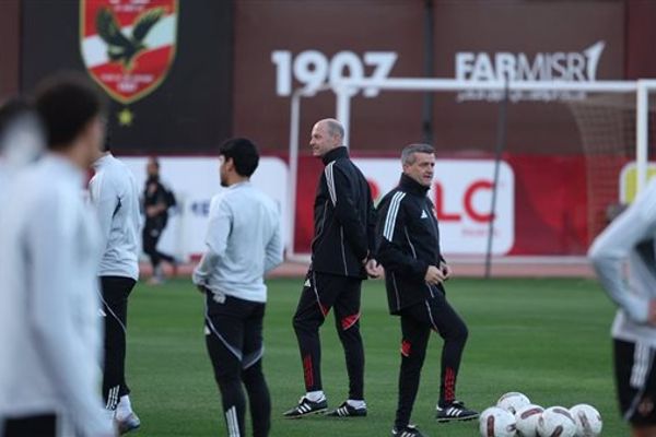 بقرار توروب .. برنامج غذائي خاص للاعبي الأهلي خلال عيد الفطر