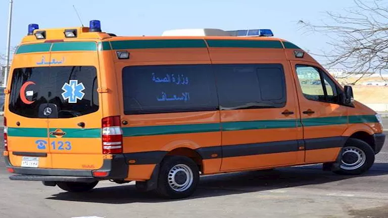 مصرع أب ونجله سقط بهما جرار داخل مزرعة أسماك بالبحيرة