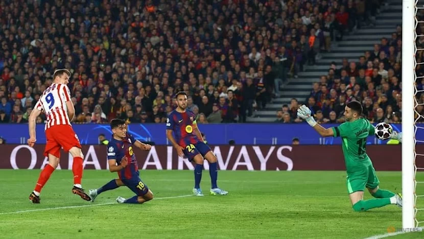 «أبطال أوروبا».. أتلتيكو مدريد يهزم برشلونة في عقر داره