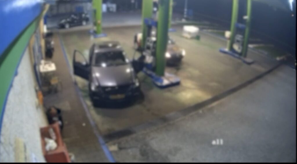 خلال دقائق في سخنين وشعب: سرق “مرسيدس” تحت تهديد السلاح ونفّذ سلسلة سطو